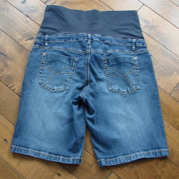Thyme Maternity Denim Jean Shorts Stretch Band Waist Size Medium - Picture 11 of 15